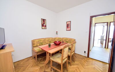 Accommodation:&nbsp;Lada 634.3