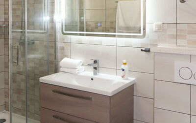 Accommodation:&nbsp;Lada 634.2
