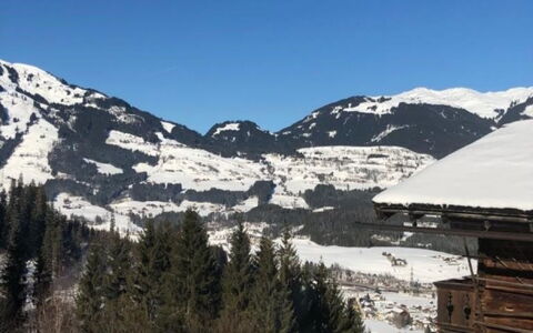 Alte Sahnealm: Sky, Snow, Mountain, Cloud, Tree, Slope, Plant, Larch, Highland, Terrain