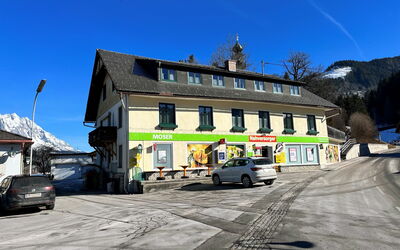 Stein an der Enns 607: Sky, Wheel, Car, Property, Window, Building, Vehicle, Motor Vehicle, Asphalt