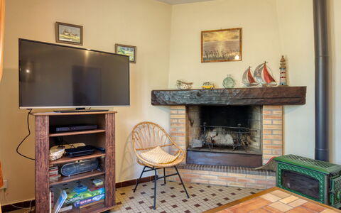 La Bruyère: Furniture, Property, Picture Frame, Wood, Interior Design, Living Room, Flooring, Floor, Hardwood, Hearth