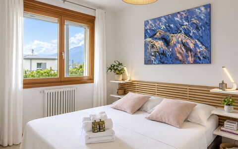 San Vincenzo: Furniture, Bed, Interior Design, Bedroom, Wood, Bedding, Bed Sheet, Linens, Flooring, Floor