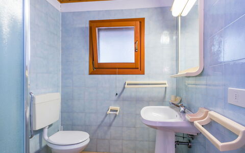 Grado 653: Mirror, Sink, Tap, Property, Plumbing Fixture, Bathroom Sink, Purple, Building, Bathroom, Blue