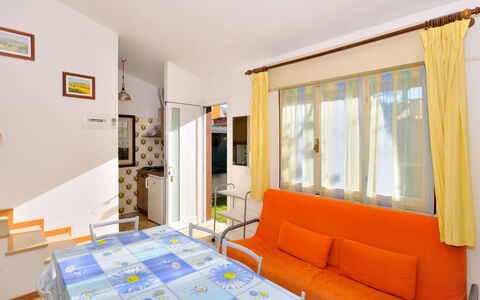 Bibione 658: Shade, Porch, Balcony, Fence, Handrail, Outdoor Structure