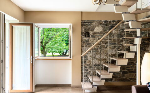 Di Pipot: Property, Room, Interior Design, Ceiling, Wall, Stairs, Floor, Building, House, Architecture
