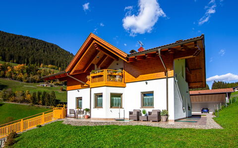 Sarentino 602: Cloud, Sky, Plant, Property, Building, Window, Tree, Natural Landscape, House, Land Lot