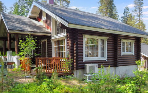 Kolin Vernetti 1: Building, Window, House, Wood, Roof, Cottage, Home, Siding, Rural Area, Land Lot