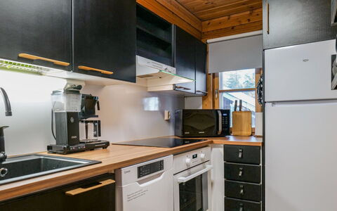 Kolin Vernetti 1: Kitchen Appliance, Kitchen, Major Appliance, Countertop, Wood, Cabinetry, Interior Design, Home Appliance, Furniture, Flooring