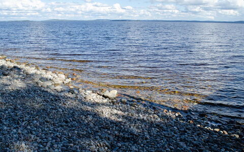 Kolin Vernetti 1: Blue, Water, Cloud, Body Of Water, Water Resources, Horizon, Rock, Coastal And Oceanic Landforms, Coast