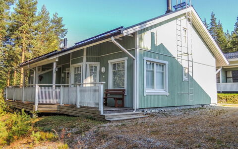Saunaharju 5: House, Cottage, Roof, Home, Siding, Land Lot, Estate, Sash Window, Larch, Porch