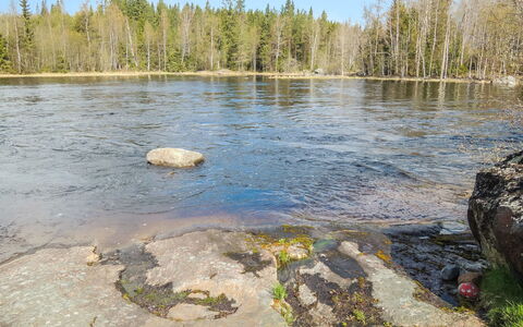 Käpälysmökki: Furniture, Chair, Outdoor Furniture, Table, Wood, Outdoor Table, Kitchen & Dining Room Table, Shade, Garden, Umbrella