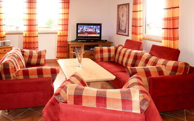 Driedorf 700: Furniture, Room, Living Room, Property, Couch, Interior Design, Table, Wall, Building, Floor
