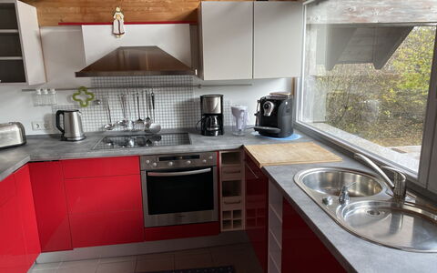 Christine: Countertop, Kitchen Sink, Cabinetry, Property, Sink, Tap, Kitchen, Plumbing Fixture, Kitchen Stove, Kitchen Appliance