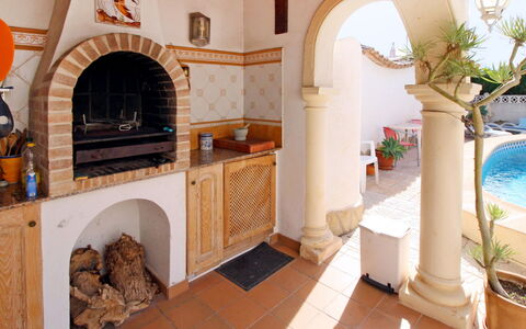 Estrella: Property, Plant, Interior Design, Houseplant, Wall, Floor, Wood, Window, Real Estate, Living Room