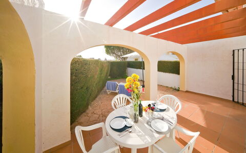 Calpe Calp 1075: Furniture, Property, Table, Building, Chair, Interior Design, Plant, Architecture, Wood, Flooring