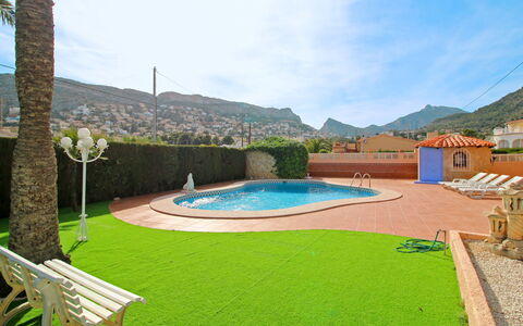 Roma: Sky, Cloud, Water, Plant, Tree, Grass, Land Lot, Outdoor Bench, Leisure, Urban Design