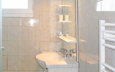 Le Maupas: Bathroom, Tile, Property, Room, Wall, Architecture, Floor, Glass, Marble, Interior Design