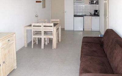 Accommodation:&nbsp;Les Gourbets 698.4