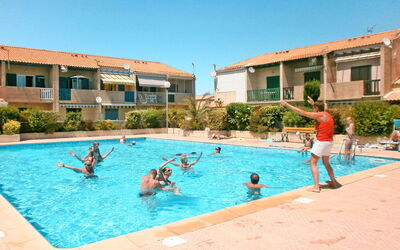 Gruissan 706: Swimming Pool, Leisure, Resort, Leisure Centre, Property, Vacation, Town, Building, Summer, Hotel