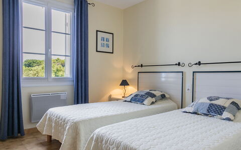 Domaine de Majobert: Property, Furniture, Window, Azure, Comfort, Wood, Shade, Interior Design, Bed
