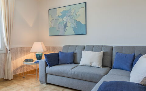 Domaine de Majobert: Furniture, Property, Couch, Building, Blue, Azure, Wood, Interior Design, Textile, Table