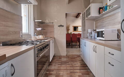 Accommodation:&nbsp;Maison Du Maître 651.6