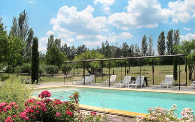 Sigonce 651: Property, Swimming Pool, Real Estate, Sky, Water, House, Botany, Estate, Leisure, Tree
