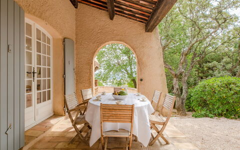 Le Coba: Furniture, Plant, Table, Chair, Wood, Tree, Interior Design, Shade, Real Estate, Building