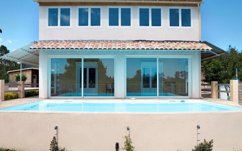La Cerisaie: Property, House, Swimming Pool, Building, Home, Real Estate, Architecture, Villa, Facade, Estate