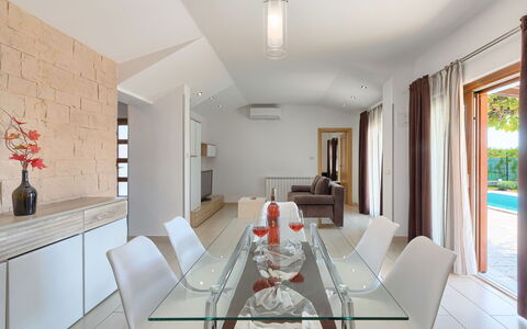 Florens: Room, Property, Dining Room, Interior Design, Building, Furniture, Table, Real Estate, House, Floor