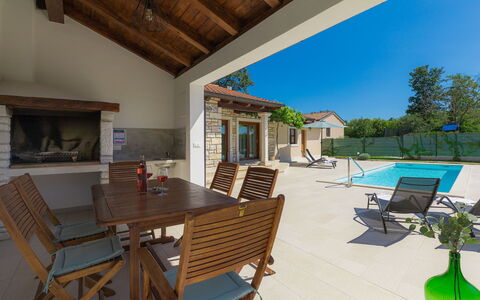 Florens: Property, Building, Room, House, Home, Real Estate, Interior Design, Furniture, Patio, Porch