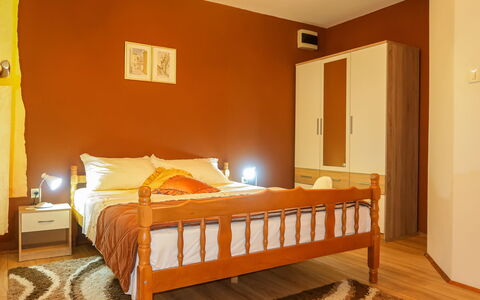 Donata: Bed, Furniture, Room, Bedroom, Bed Frame, Mattress, Bed Sheet, Floor, Property, Bedding
