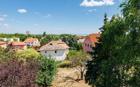 Csonka: Sky, Daytime, Roof, Residential Area, House, Rural Area, Home, Human Settlement, Spring, Morning
