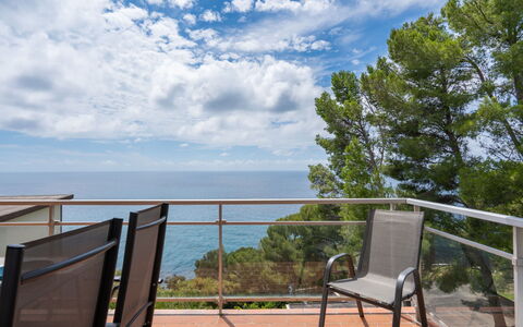 Orizzonte: Property, Sky, Real Estate, Shore, House, Cloud, Tree, Vacation, Balcony, Condominium