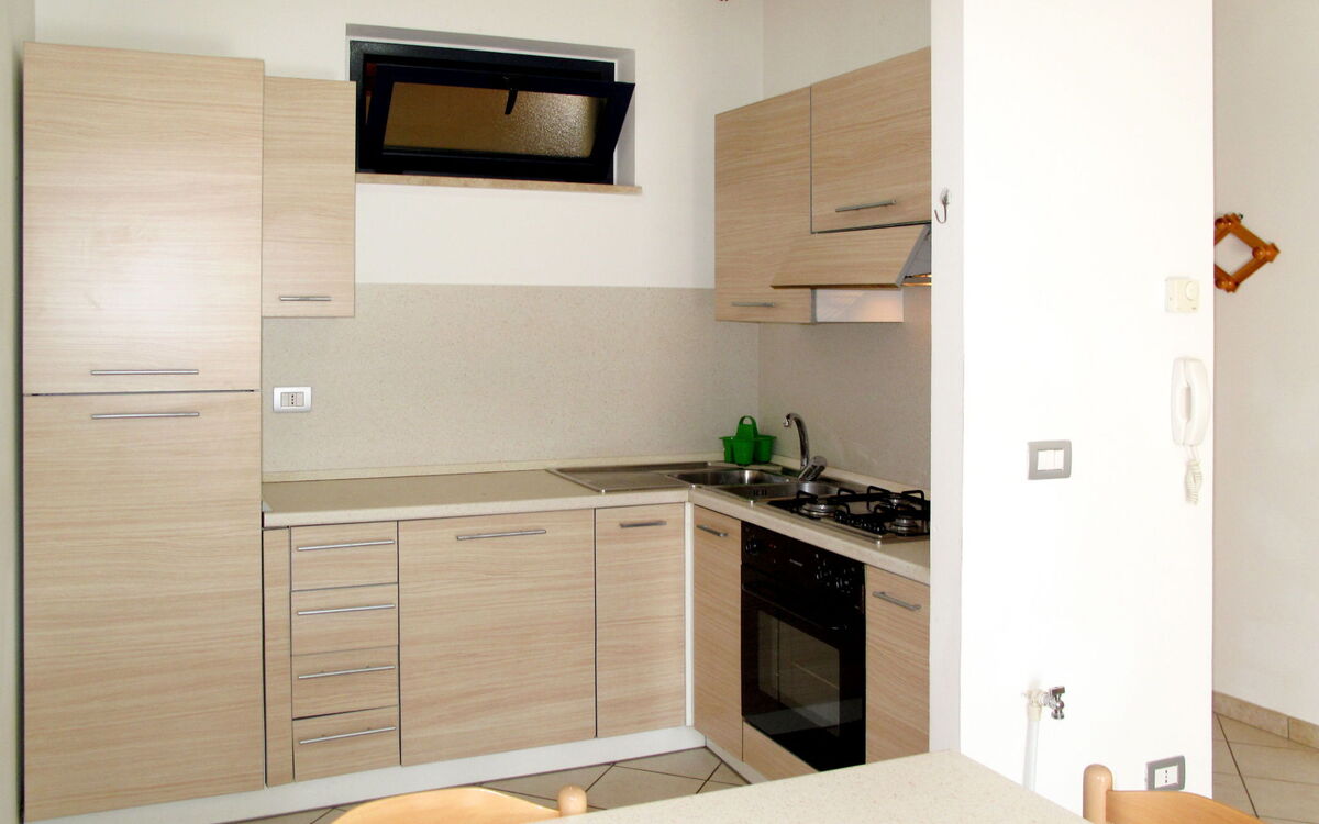 Accommodation:&nbsp;Green Bay Village (Pit171) 640.9