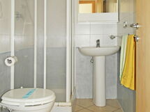 Accommodation:&nbsp;Green Bay Village (Pit171) 640.8