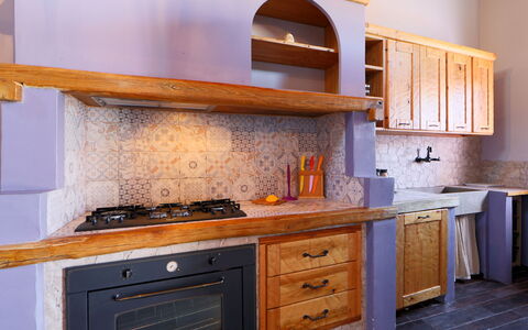 Oliviola: Room, Countertop, Cabinetry, Furniture, Kitchen, Property, Interior Design, Kitchen Stove, Tile, House