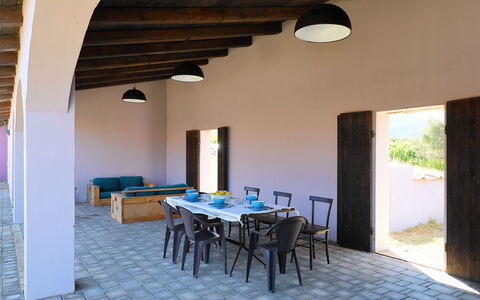 Oliviola: Property, Building, Room, House, Table, Architecture, Furniture, Interior Design, Real Estate, Floor