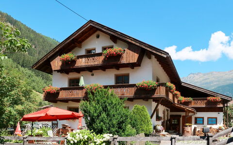 Feichten im Kaunertal 651: Plant, Sky, Building, Cloud, Mountain, Tree, House, Land Lot, Window, Natural Landscape
