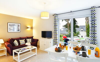Domaine de la Baie-T3 Duplex 6 Pers. 651.2: Room, Living Room, Property, Furniture, Interior Design, Building, Yellow, House, Home, Real Estate