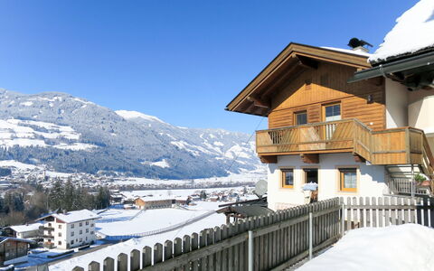 Gruber: Snow, Winter, Property, Mountain, Mountain Range, Sky, Real Estate, Alps, House, Hill Station