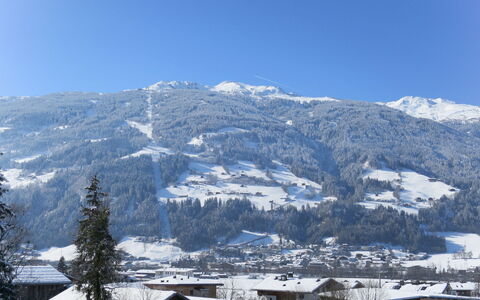Gruber: Mountainous Landforms, Mountain, Mountain Range, Hill Station, Winter, Snow, Sky, Mountain Village, Alps, Town