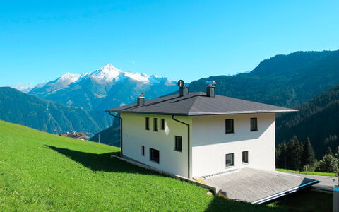 Schöser: Sky, Mountain, Building, Green, Ecoregion, Window, Natural Landscape, Slope, Land Lot, House