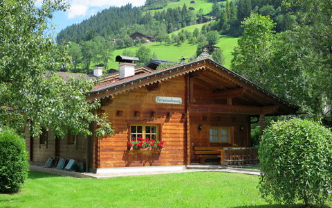 Heisenhaushütte: Plant, Building, Window, Mountain, Sky, Green, Tree, Natural Landscape, House, Cloud