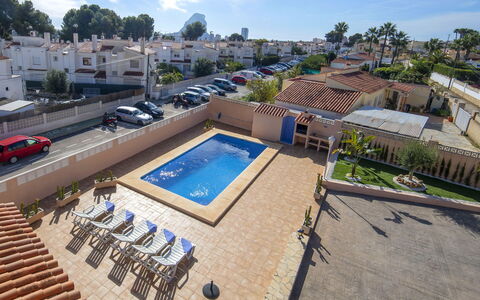 Enrique: Swimming Pool, Town, Residential Area, Human Settlement, Urban Design, Apartment, Hotel, Resort, Shade, Umbrella