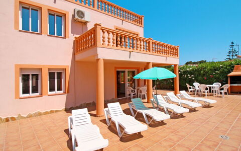 Palmira: Sky, Building, Property, Window, Furniture, Outdoor Furniture, Shade, Umbrella, Urban Design, Leisure