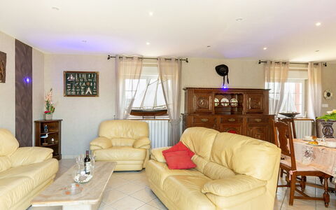 Villa Mor-Eol: Couch, Furniture, Plant, Table, Picture Frame, Houseplant, Interior Design, Living Room, Lamp, Chair