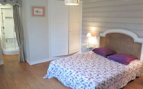 Le Belon: Furniture, Building, Comfort, Wood, Textile, Lighting, Bed Frame, Interior Design, Flooring, Floor
