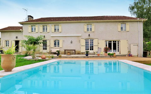 Aucéloun: Water, Sky, Plant, Property, Building, Swimming Pool, Window, Azure, Shade, Cloud