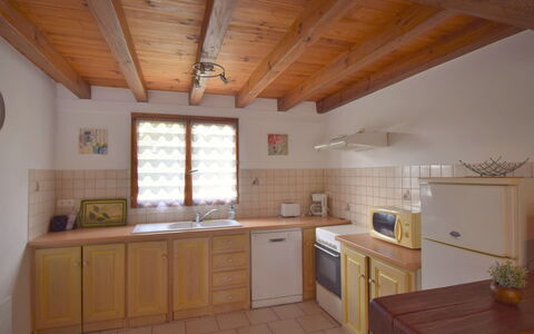Au Cayroux: Cabinetry, Property, Countertop, Furniture, Window, Sink, Kitchen, Houseplant, Building, Kitchen Sink